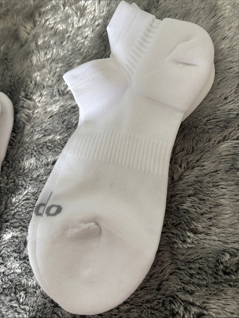 Alo Socks - Picture 6 of 9